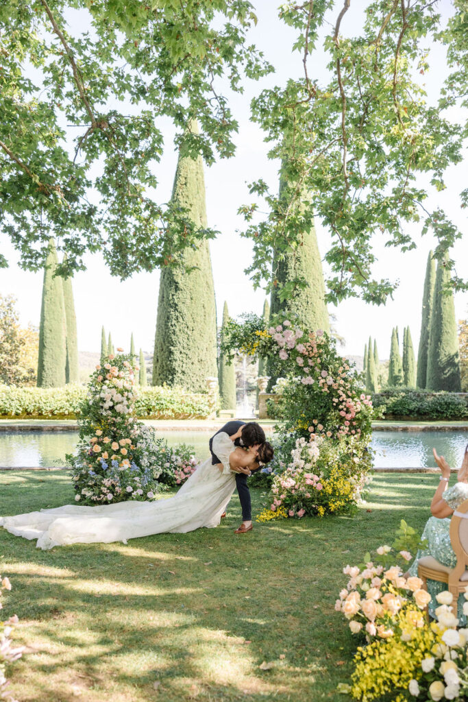 floral arch in château de sannes